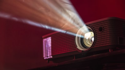 编辑精选大片《星际回声》横版海报